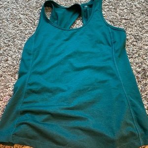 Medium old navy tank